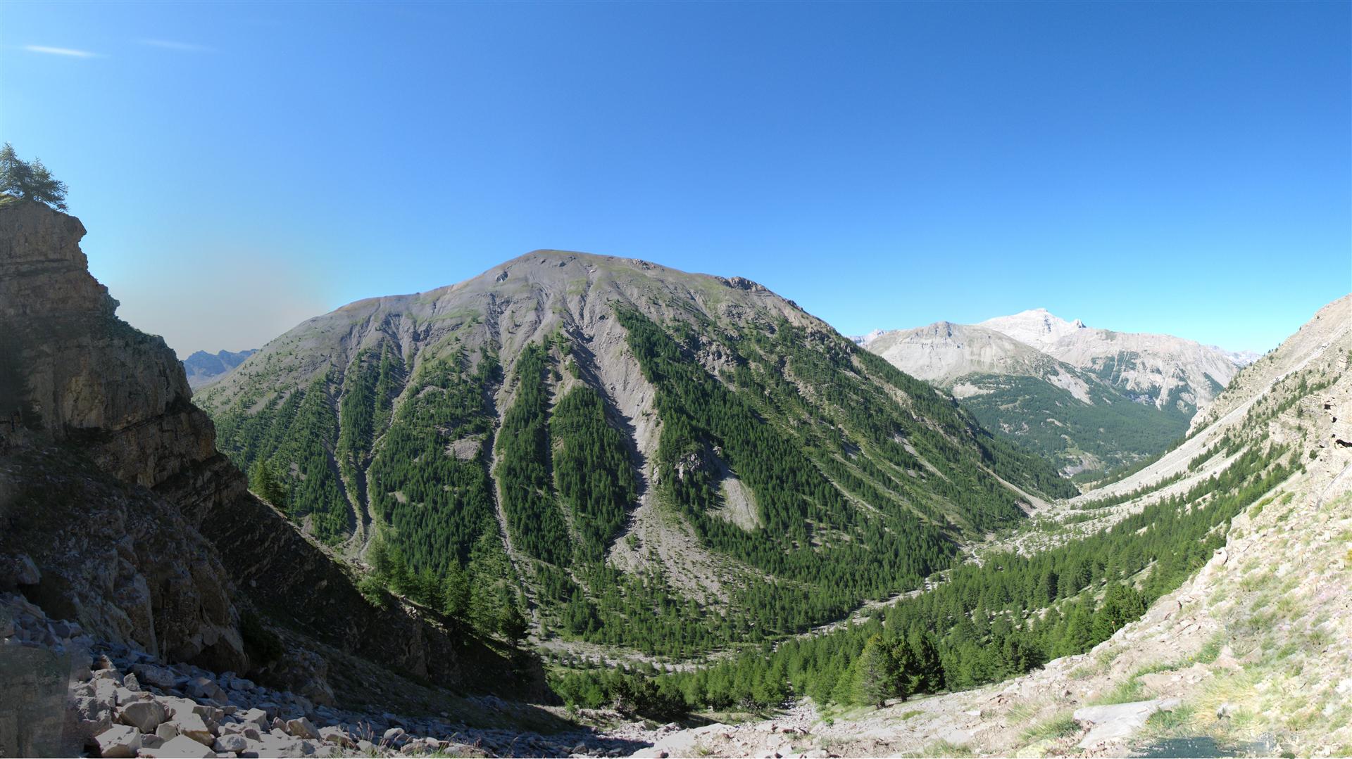 Vue panoramique du site prise depuis le versant nord 